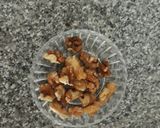 A picture of step 1 of Cocoa walnut shake with ice cream.