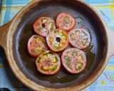 Foto del paso 1 de la receta: Pescado al horno sobre tomates, con espárragos, panceta y hebras de queso