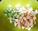 Foto del paso 2 de la receta: Ensalada de salmón ahumado y manzana
