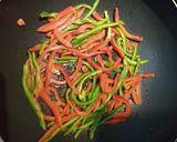 Foto del paso 1 de la receta: Fideos con verduras salteadas