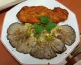 Foto del paso 7 de la receta: San Jacobo y setas a la plancha en salsa de vino y ajos tiernos