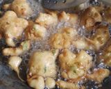 A picture of step 3 of Kanda bhajiya.
