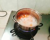 Hình bước làm 1 của món Cháo cà rốt tôm thịt