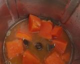 A picture of step 2 of Orange Papaya juice.