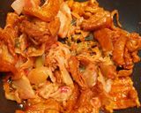 รูปขั้นตอนการทำที่ 2 ของ หมูผัดกิมจิ