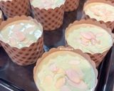 Foto langkah ke 6 dari resep Chiffon Pandan Cupcake - Full Putih Telur.