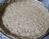Foto del paso 1 de la receta: Tarta de harina integral con cebolla, aceitunas negras y morrón