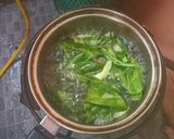 รูปขั้นตอนการทำที่ 1 ของ คะน้าซอสน้ำมันหอย+หมูกรอบ