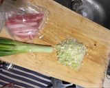 รูปขั้นตอนการทำที่ 2 ของ Negi Shio Buta Don (ข้าวหน้าหมูซอสเกลือต้นหอม)