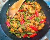 Foto langkah ke 5 dari resep Tumis kacang panjang tempe pedas manis.