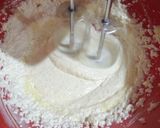 A picture of step 2 of Frosting sugar cookies.
