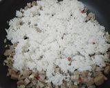 Foto langkah ke 5 dari resep Nasi Goreng Merah Putih.