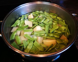 Foto del paso 3 de la receta: Judías verdes con patata y huevo poché tupper