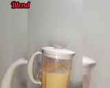 A picture of step 2 of Mango shake.