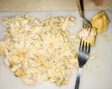 A picture of step 1 of Shredded chicken burger.