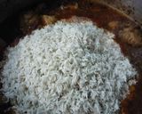 A picture of step 5 of Chicken pulao.