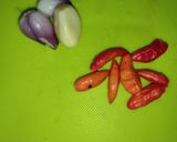 Foto langkah ke 1 dari resep Nasi Goreng Sosis Praktis.