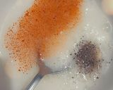 A picture of step 2 of Fried yolk egg.