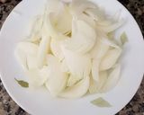 Foto del paso 3 de la receta Filetes de lomo en salsa de cebolla al vino blanco