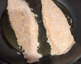 Foto del paso 4 de la receta: Lenguados rebozados estilo romana