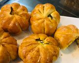 A picture of step 5 of Pumpkin Stuffed Bun.