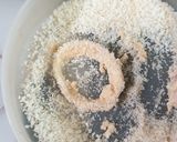 A picture of step 3 of Crunchy Onion Rings.