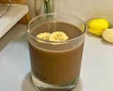 Foto langkah ke 3 dari resep Peanut Butter Banana Smoothie.