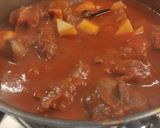 Foto del passaggio 2 della ricetta Spezzatino con sugo