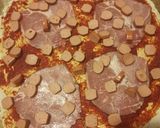Gluténmentes pizza tarjával és virslivel recept fázis 3 fotója