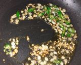 A picture of step 4 of Crispy Chicken in hot sauce.