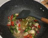 Foto langkah ke 3 dari resep Tumis Ikan Cucut.