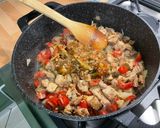 Une image de l'étape 13 de Effiloché de porc aux pommes de terre, champignons et coriandre.