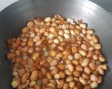 A picture of step 1 of Teri kacang pedas manis (spicy anchovy peanut).