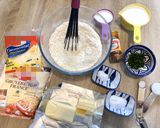 Foto langkah ke 1 dari resep Cheese drop biscuits.