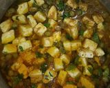 A picture of step 3 of Mater paneer.