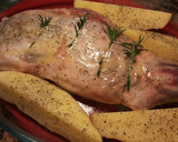 Foto del paso 3 de la receta: Paletilla de cordero al horno, con mantequilla y romero