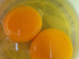 Omelette colorido con tocino