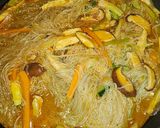 Foto del paso 5 de la receta Fideos de arroz con pasta de curry verde