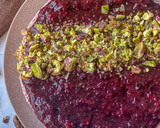 Foto del paso 4 de la receta: Cheesecake fresquita de cerezas y pistachos
