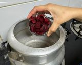 A picture of step 2 of Beetroot Soup.