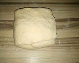 A picture of step 2 of Pup pastry meat pie.