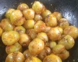 A picture of step 3 of Gujarati style Ripe Gumberry sabzi.