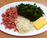 รูปขั้นตอนการทำที่ 1 ของ ผักโขมไข่ดาวอบชีส Baked Spinach