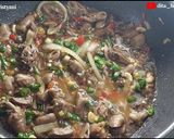 Foto langkah ke 4 dari resep Tumis jantung ayam.