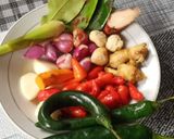 Foto langkah ke 1 dari resep Oseng Tutut (Kol) Bumbu Kuning.