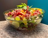 Φωτογραφία βήματος 2 της συνταγής Autumn salad (σαλάτα με σύκα, λάχανα, καρότο, σταφύλι, νεκταρίνι, δυόσμο, μαρούλι, ξινόμηλο, αχλάδι)