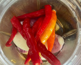Foto langkah ke 2 dari resep Ikan Asin Balado.