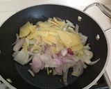 Foto del passaggio 2 della ricetta Risotto con crema di finocchio e datterini gialli confit
