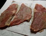 Foto del paso 2 de la receta Saltimboca rellenos con jamón crudo y hojas de salvia en reducción de vino tinto