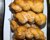 A picture of step 7 of Twisted doughnut.